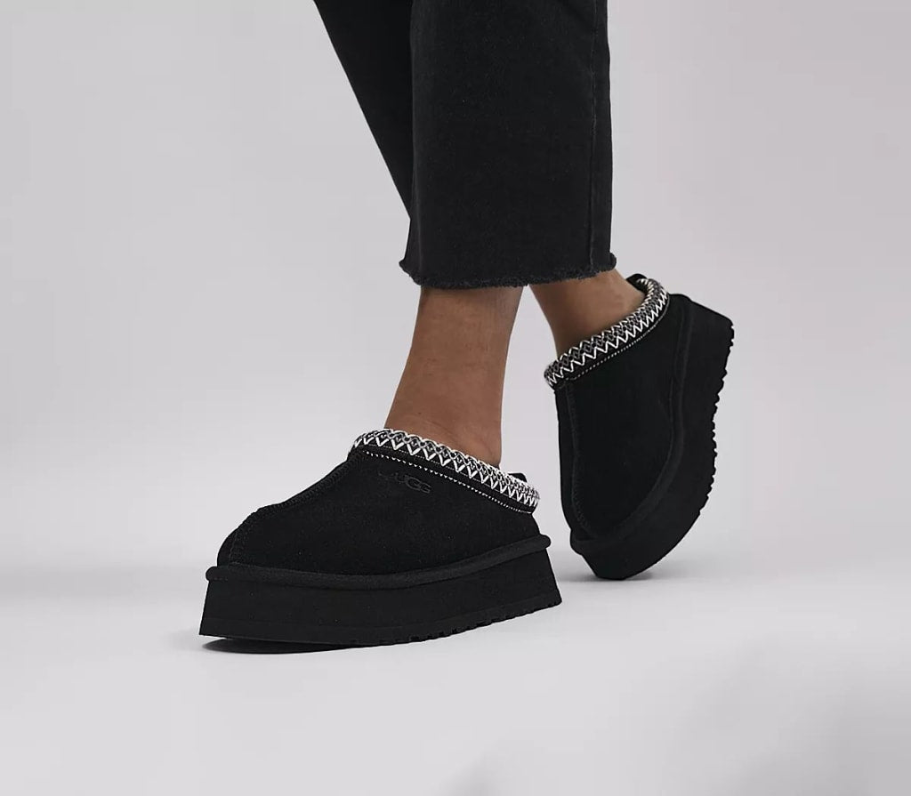 حذاء أنيق ومريح ugg